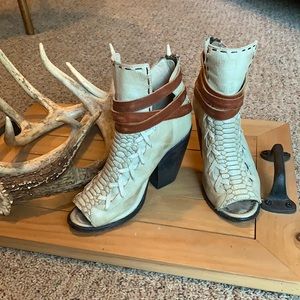 FREEBIRD LEATHER BOOTIES WITH HEEL